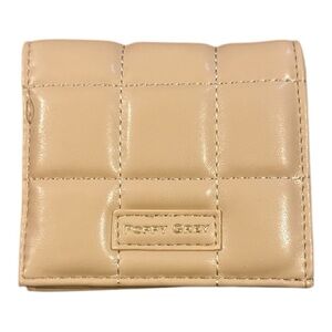 🧡 5 for $25 🧡 POPPY GREY Quilted Tan Wallet